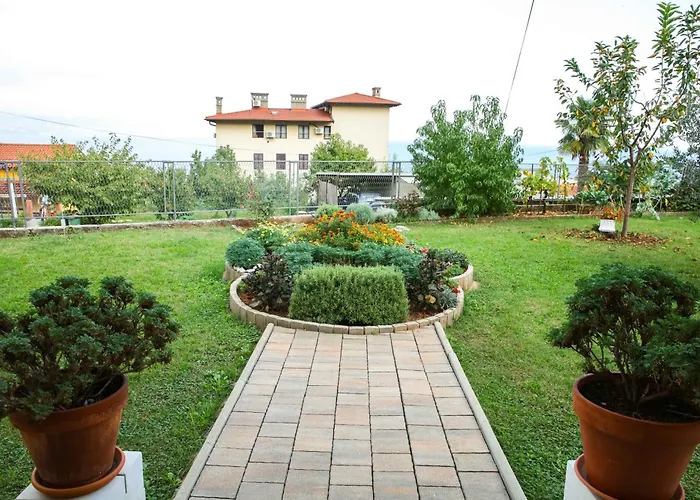 Apartament Lori Lovran